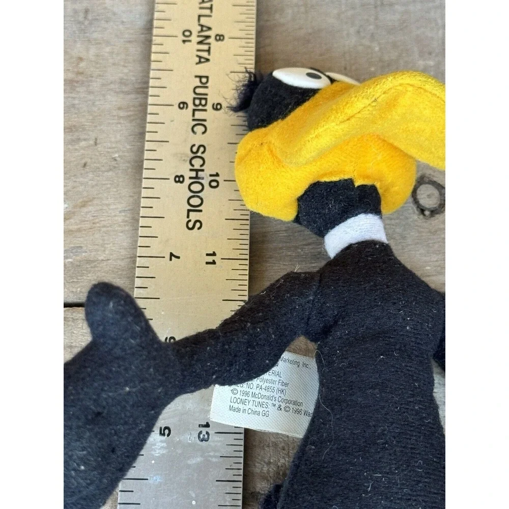 Vintage Warner Brothers 9inch Daffy Duck Preloved Looney Toons 1996‎